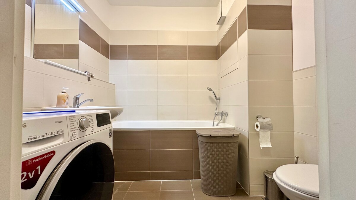 Na prenájom moderný 3-izbový byt s garážovým státím – Nobelova — foto 7