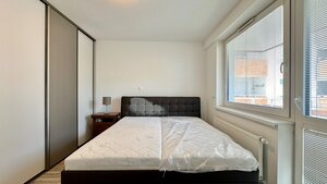Na prenájom moderný 3-izbový byt s garážovým státím – Nobelova — foto 5