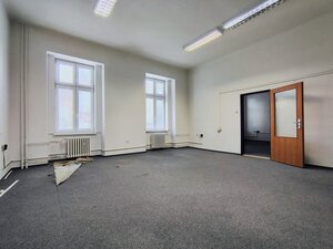 Veľkometrážna kancelária v Starom Meste — foto 3