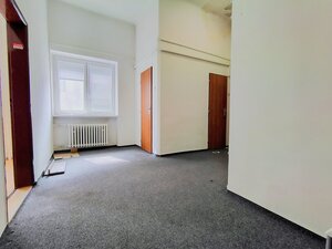 Veľkometrážna kancelária v Starom Meste — foto 5