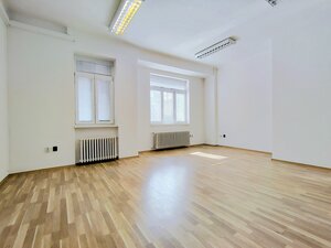 Administratívna kancelária v Starom Meste – Pri Prezidentskom paláci — foto 1