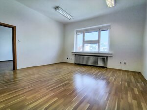Kancelárske priestory v administratívnej budove na Štefánikovej ulici — foto 3