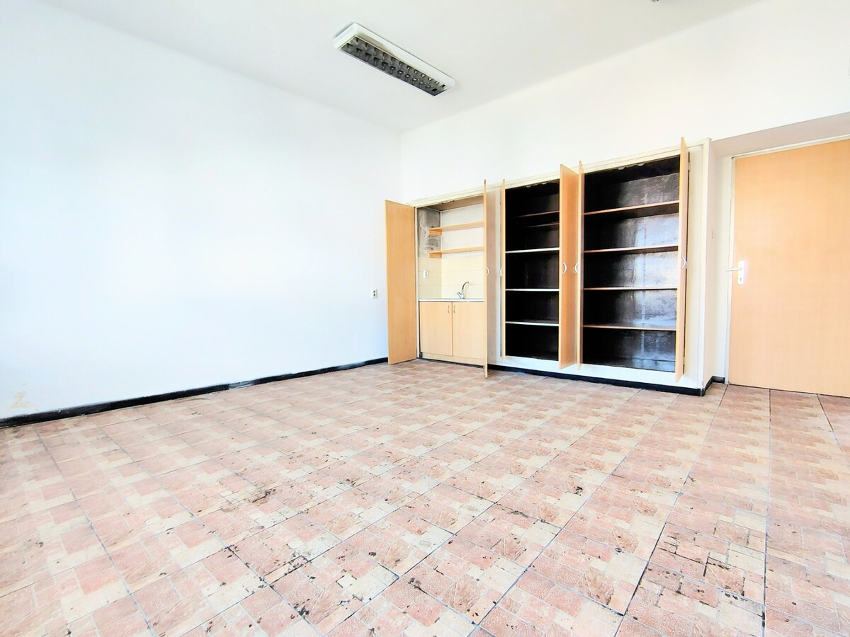 Veľkometrážny priestor s vlastnou toaletou – 103 m² — foto 2