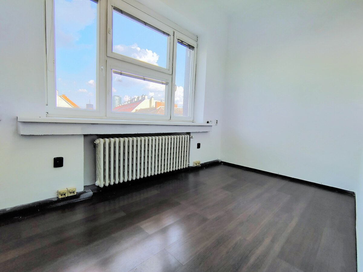 Veľkometrážny priestor s vlastnou toaletou – 103 m² — foto 5