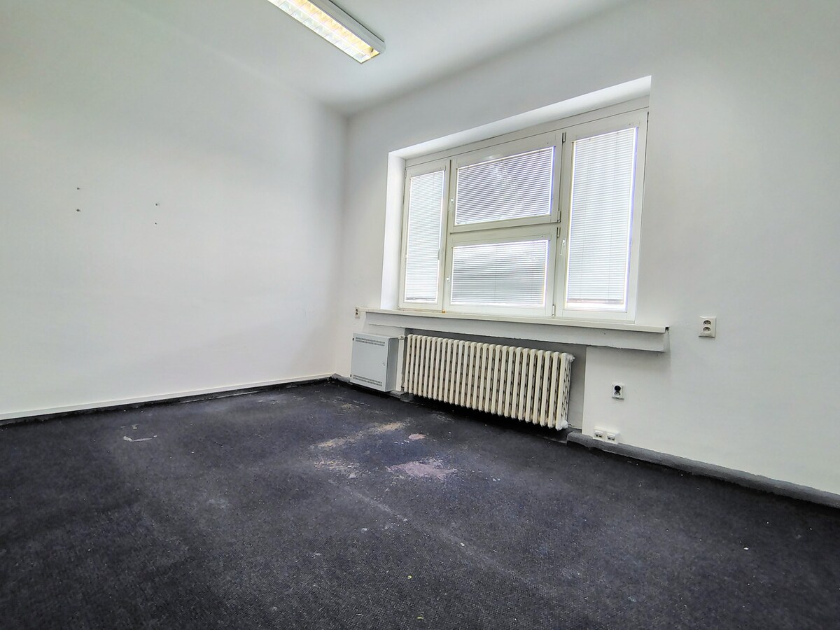 Veľkometrážny priestor s vlastnou toaletou – 103 m² — foto 7