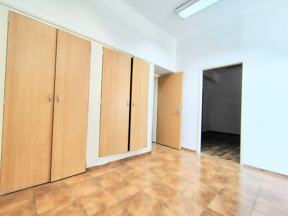 Veľkometrážny priestor s vlastnou toaletou – 103 m² — foto 8