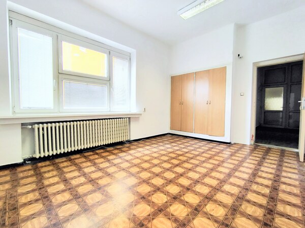Veľkometrážny priestor s vlastnou toaletou – 103 m²