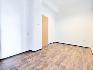 Veľkometrážny priestor s vlastnou toaletou – 103 m² — foto 4