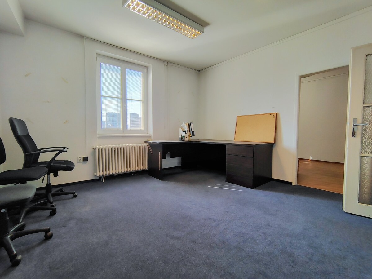 2-izbová kancelária 35,5 m² so zdieľaným zázemím – Odborárske námestie
