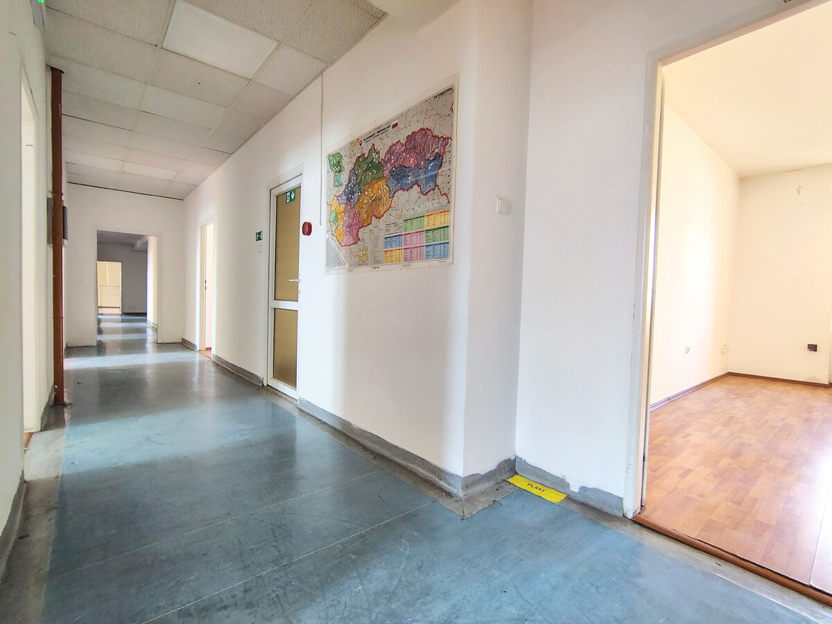 Veľkorysý administratívny priestor 260 m² - Odborárske námestie — foto 5