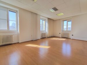 Veľkorysý administratívny priestor 260 m² - Odborárske námestie — foto 1