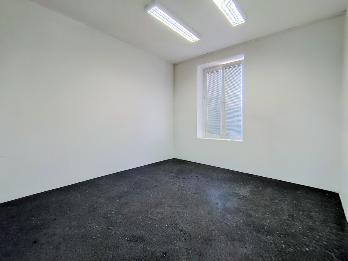 Prenájom útulnej kancelárie 15,5 m² v Starom Meste – Odborárske nám.