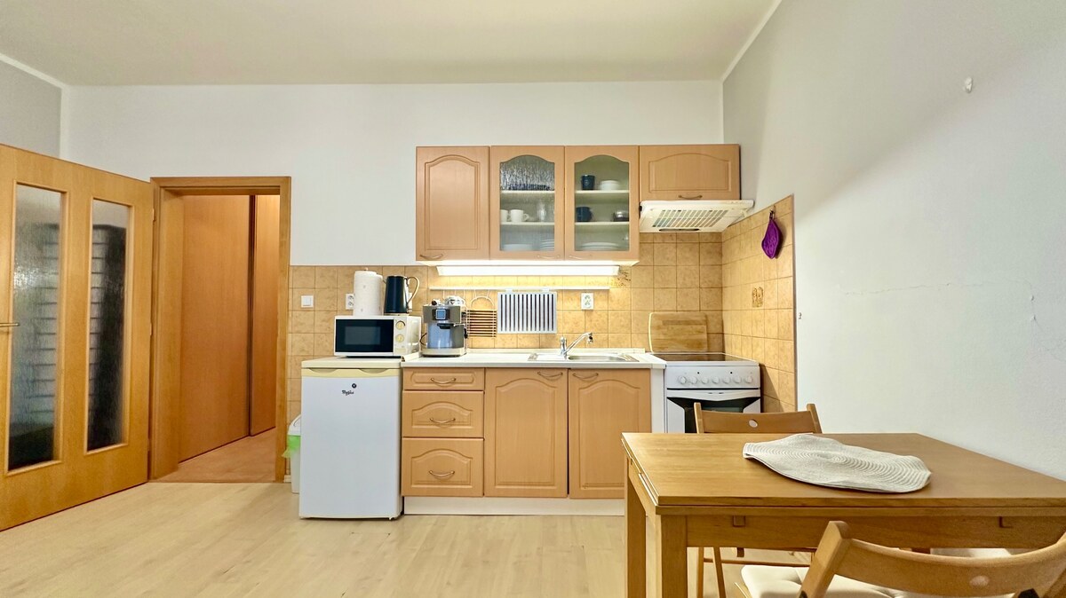 ASSENZIO – PREDAJ – GARZONKA 31 m2 – ANTOLSKA – PETRŽALKA