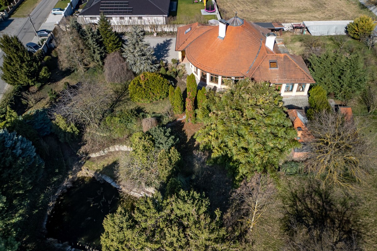 ASSENZIO – LUXUSNÁ VILA S ATMOSFÉROU – 10 IZIEB – BAZÉN – 5100 M² — foto 19