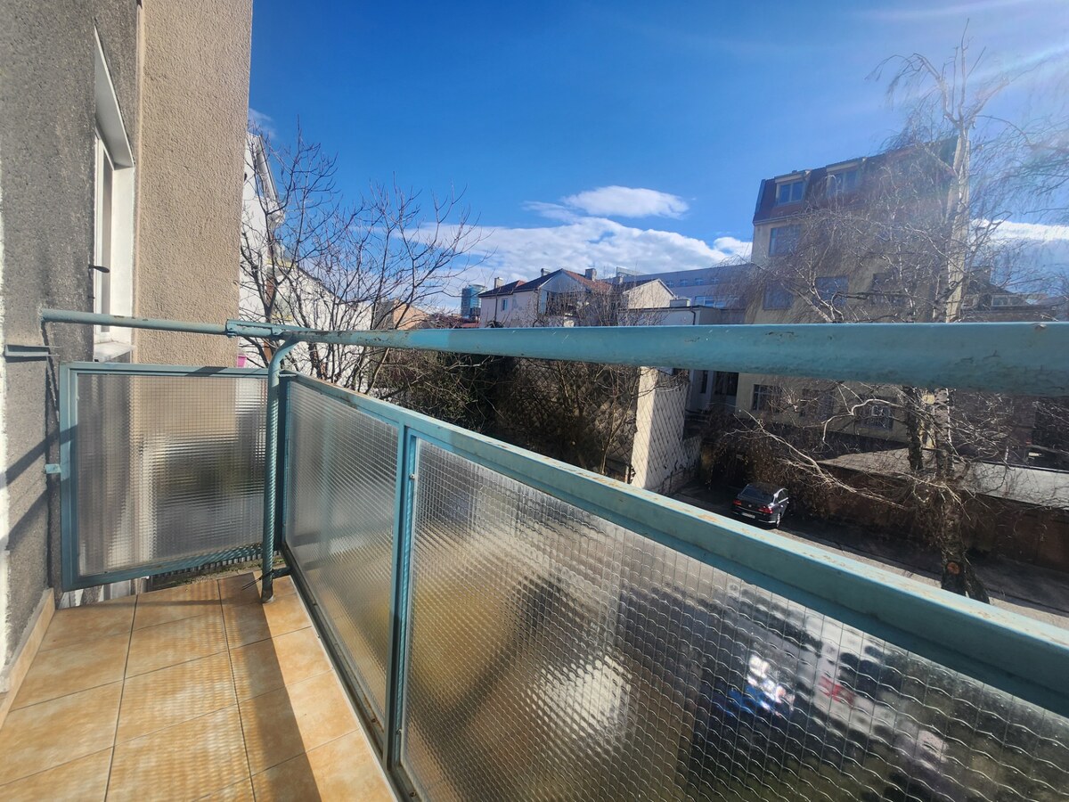SLNEČNÁ GARZÓNKA - 21M2 - PALÁRIKOVA ULICA - STARÉ MESTO — foto 5