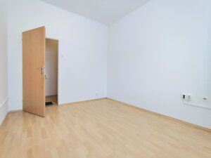 Veľkometrážna kancelária v Starom Meste — foto 1
