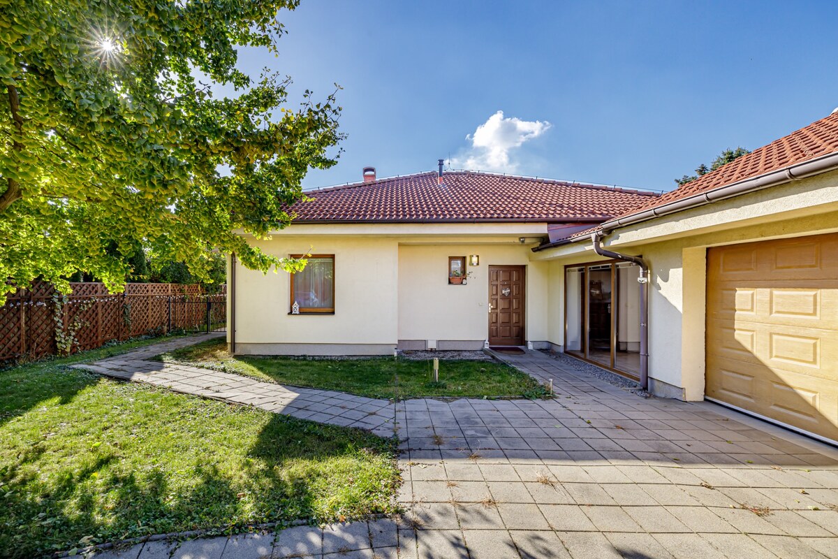 Rodinný dom s dvojgarážou a vírivkou – Podunajské Biskupice — foto 18