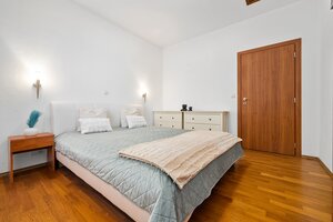 Rodinný dom s dvojgarážou a vírivkou – Podunajské Biskupice — foto 2