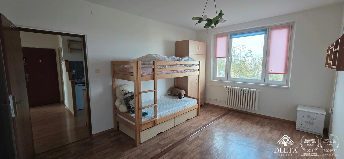 PRIESTRANNÝ 3-IZBOVÝ BYT S BALKÓNOM – STARÝ JUH, POPRAD — foto 16