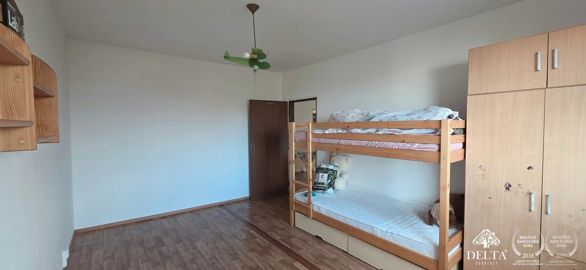PRIESTRANNÝ 3-IZBOVÝ BYT S BALKÓNOM – STARÝ JUH, POPRAD — foto 20