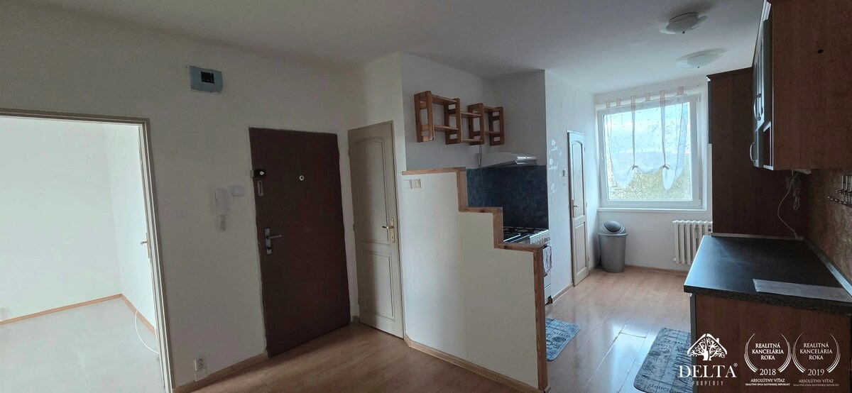 PRIESTRANNÝ 3-IZBOVÝ BYT S BALKÓNOM – STARÝ JUH, POPRAD — foto 4