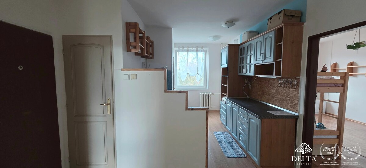 PRIESTRANNÝ 3-IZBOVÝ BYT S BALKÓNOM – STARÝ JUH, POPRAD — foto 8