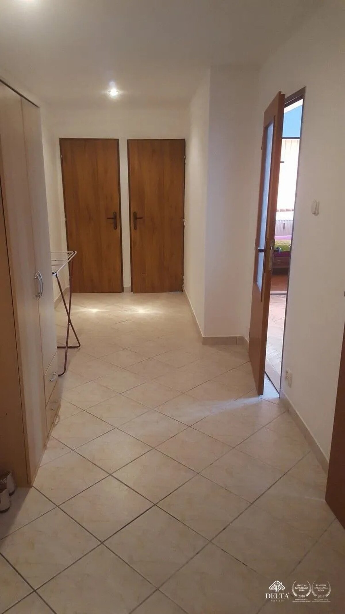 Dlhodobý prenájom: Priestranný 2-izbový tehlový byt s NOVÝM balkónom v centre –mesta Poprad — foto 18