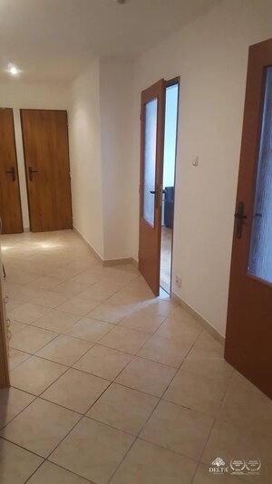 Dlhodobý prenájom: Priestranný 2-izbový tehlový byt s NOVÝM balkónom v centre –mesta Poprad — foto 19