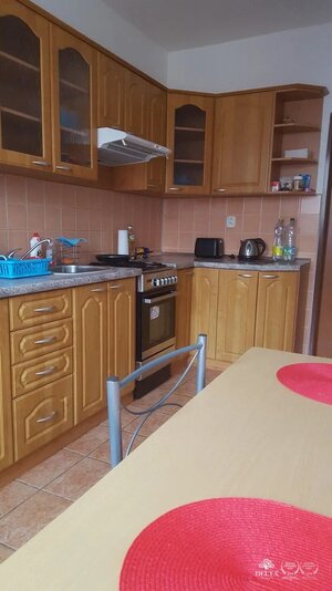 Dlhodobý prenájom: Priestranný 2-izbový tehlový byt s NOVÝM balkónom v centre –mesta Poprad — foto 9