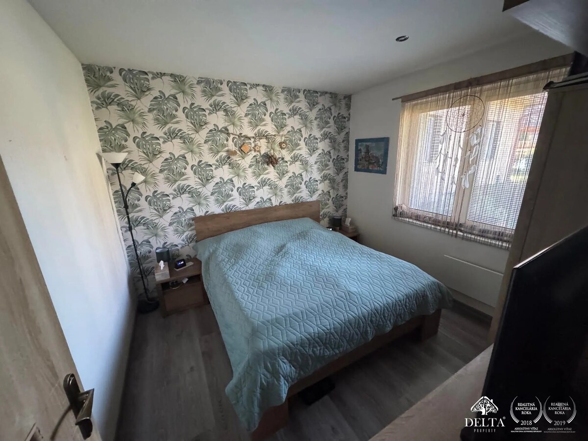 Moderný bungalov s bonusovým domom v tichej časti Ferčekoviec — foto 4