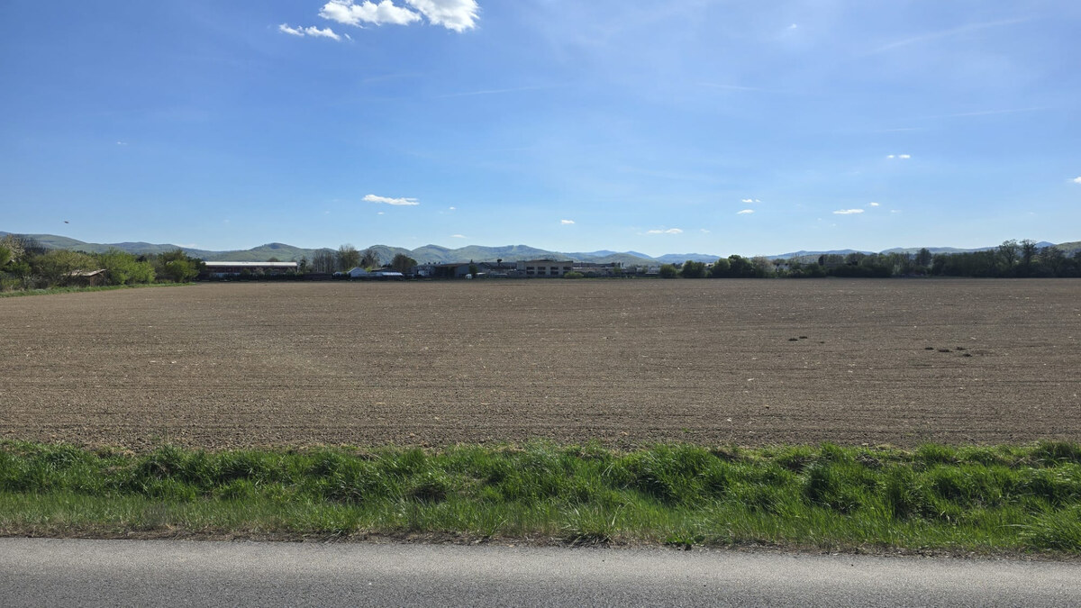 HD REALITY, predaj rozsiahly pozemok s výmerou 9 609 m² na Sliači — foto 6