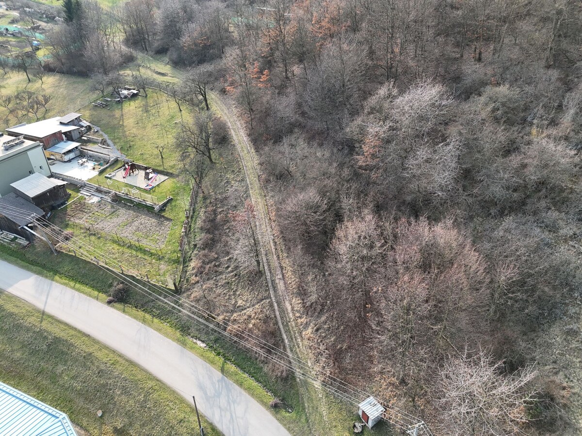 HD Reality, ponúka  na predaj veľkorysý pozemok v okrese Žarnovica — foto 11