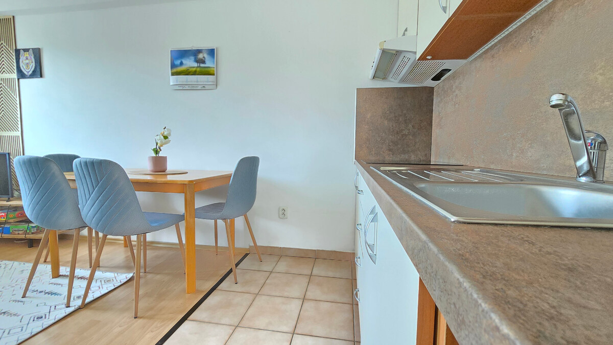 Ponúkame Vám na predaj Slnečný, útulný 2-izbový apartmán na Donovaloch — foto 2