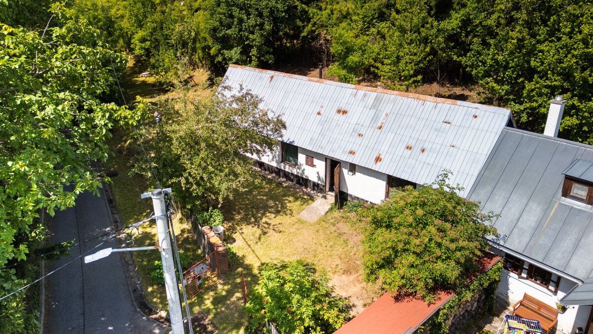 HD REALITY - predaj rodinný dom Štiavnické Bane s pozemkom — foto 2