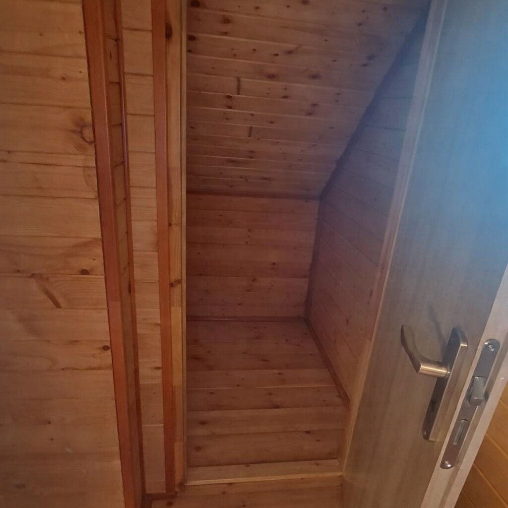 HD reality, predaj ,drevená chatka v obci Kráľovce Krnišov — foto 9