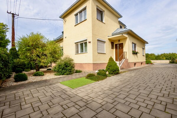 Rodinný dom s takmer 30-árovým pozemkom – Michalovce, Topoľany
