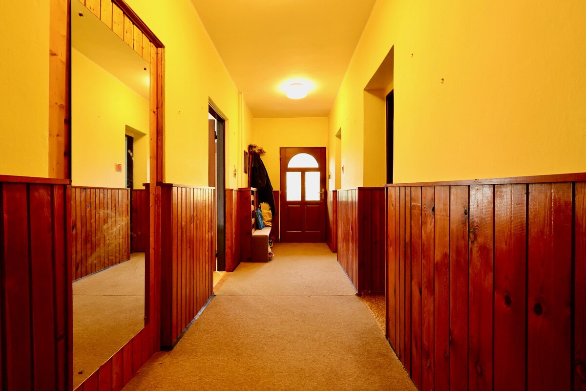 Poschodový rodinný dom vo vyhľadávanej lokalite Michaloviec — foto 2