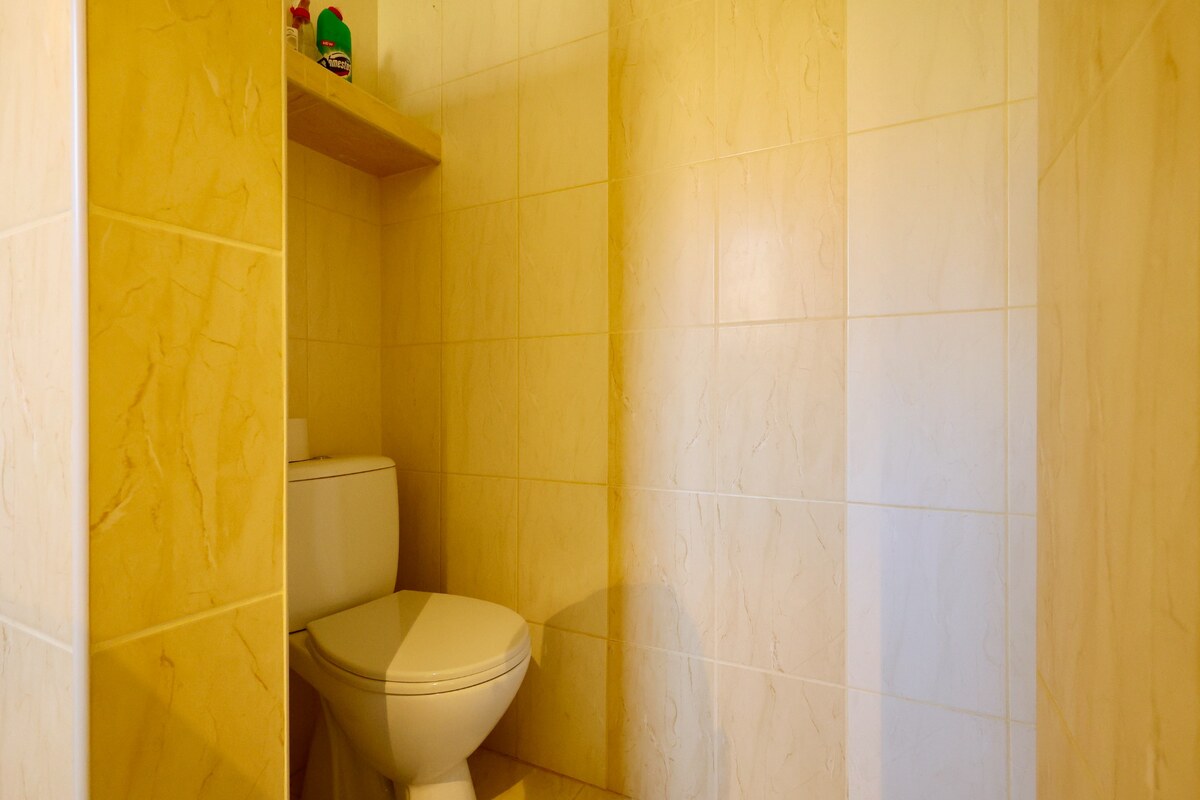 Poschodový rodinný dom vo vyhľadávanej lokalite Michaloviec — foto 9