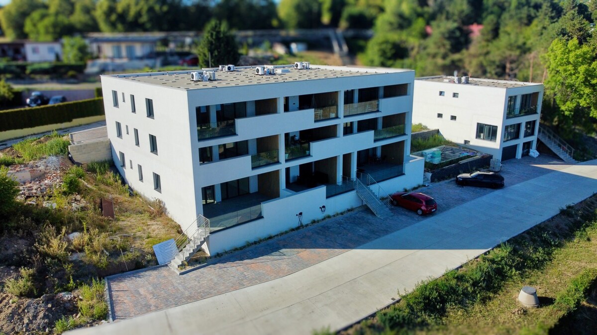 3-izbový apartmán v novostavbe pri Zemplínskej šírave s 38 m² terasou — foto 18