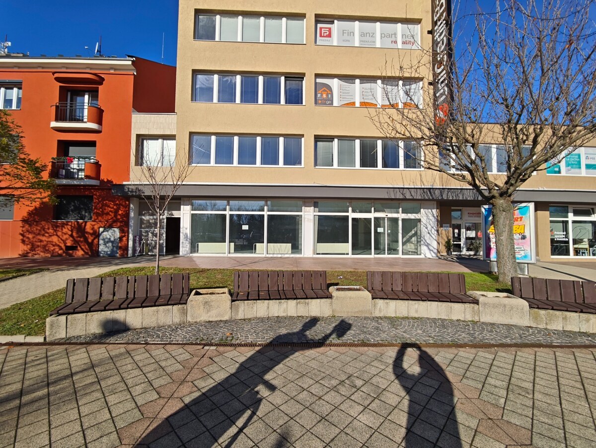 Prenájom veľký obchodný priestor — foto 13