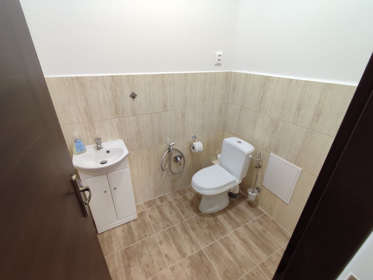 Prenájom obchodno kancelárskych priestorov v centre mesta. — foto 3