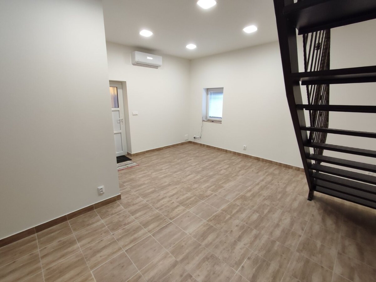Prenájom obchodno kancelárskych priestorov v centre mesta. — foto 4