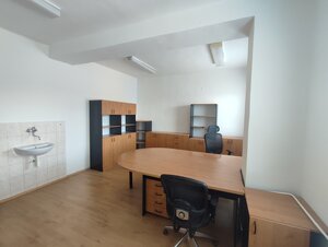 Prenájom kancelárie s bezplatným a bezproblémovým parkovaním. — foto 2