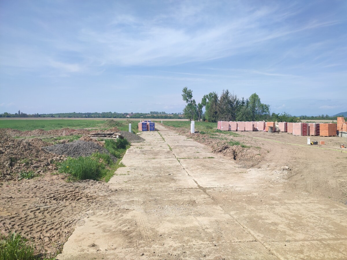 Predaj 3 pozemkov na stavbu domu v obci Hnojné — foto 9
