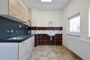Novozrekonštruované kancelárie a skladové priestory na prenájom — foto 9