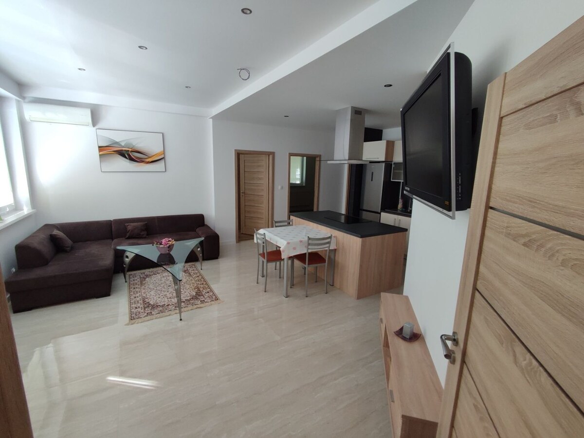 Prenájom pekný 4 izbový byt v centre mesta