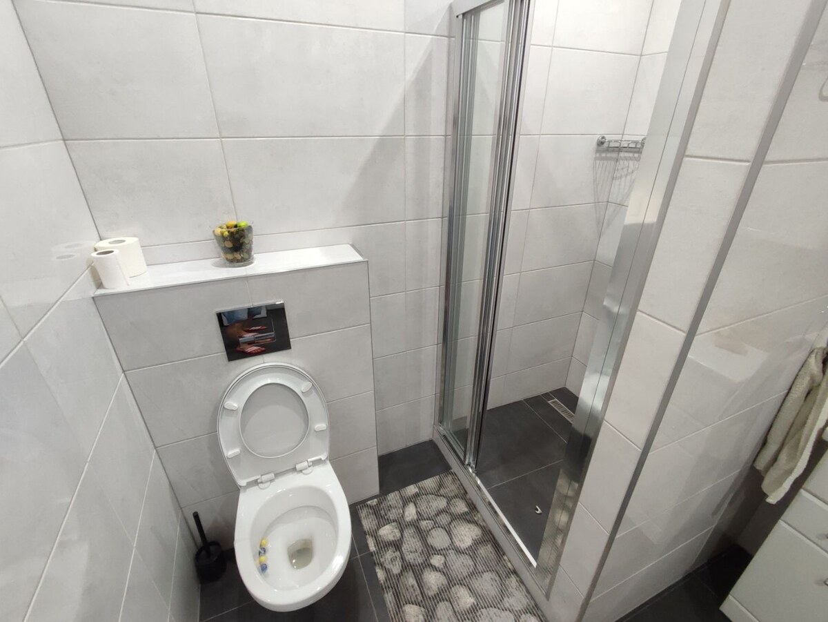 Prenájom pekný 4 izbový byt v centre mesta — foto 6