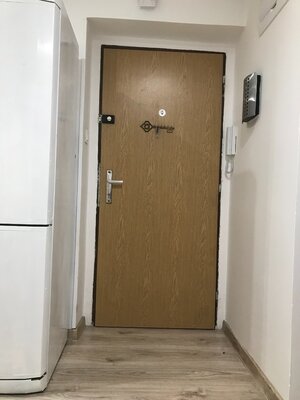 Prenájom 3 izb. bytu v centre NZ — foto 8