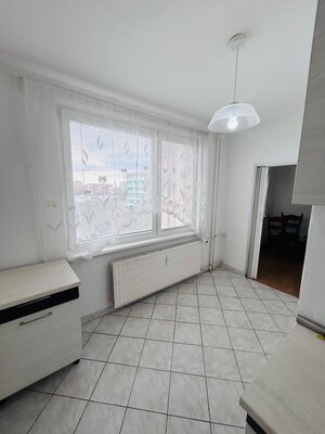 Predaj 2 a pol izb. bytu s balkónom v NZ — foto 2
