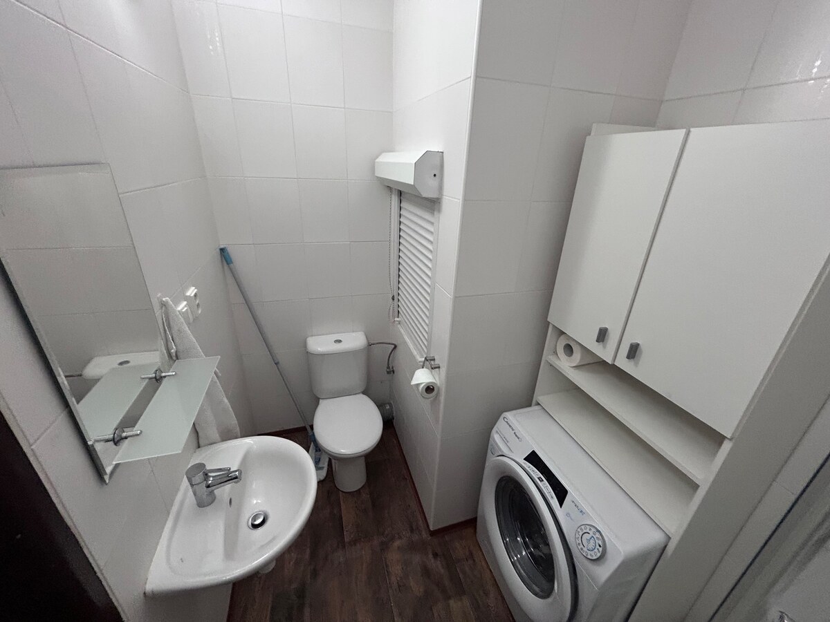 Na predaj 2 zariadený  izbový byt v centre NZ — foto 9